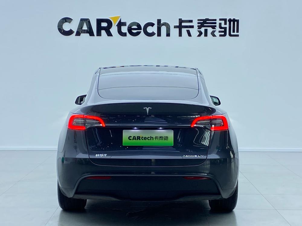 Tesla Model Y 2024 RWD