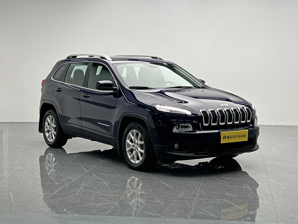 Jeep Cherokee 2016 2.0L Luxgen Edition