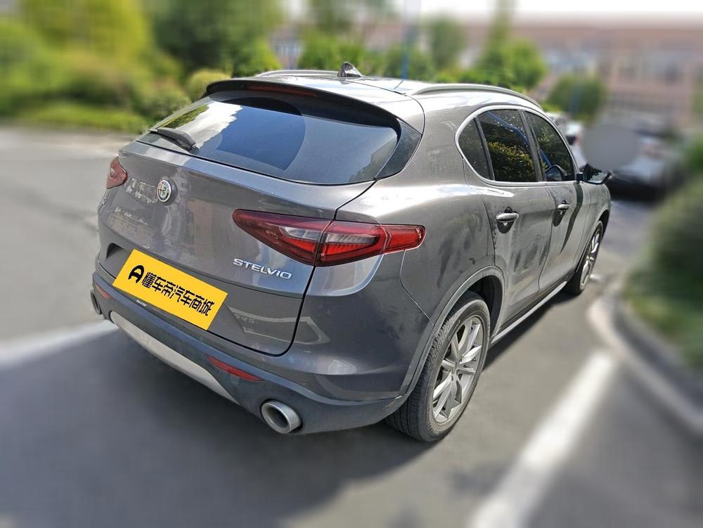Alfa Romeo Stelvio 2021 2.0T 280HP Luxury Edition
