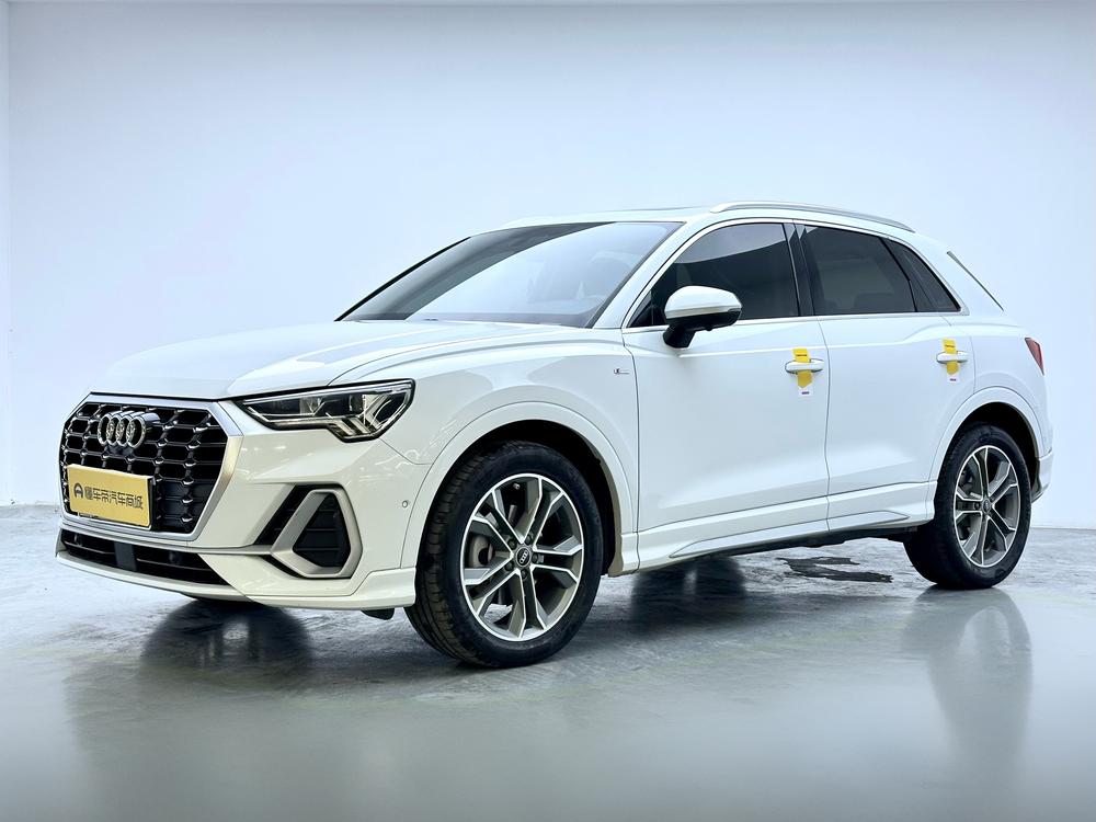 AUDI Q3 2021 40 TFSI Stylish Dynamic