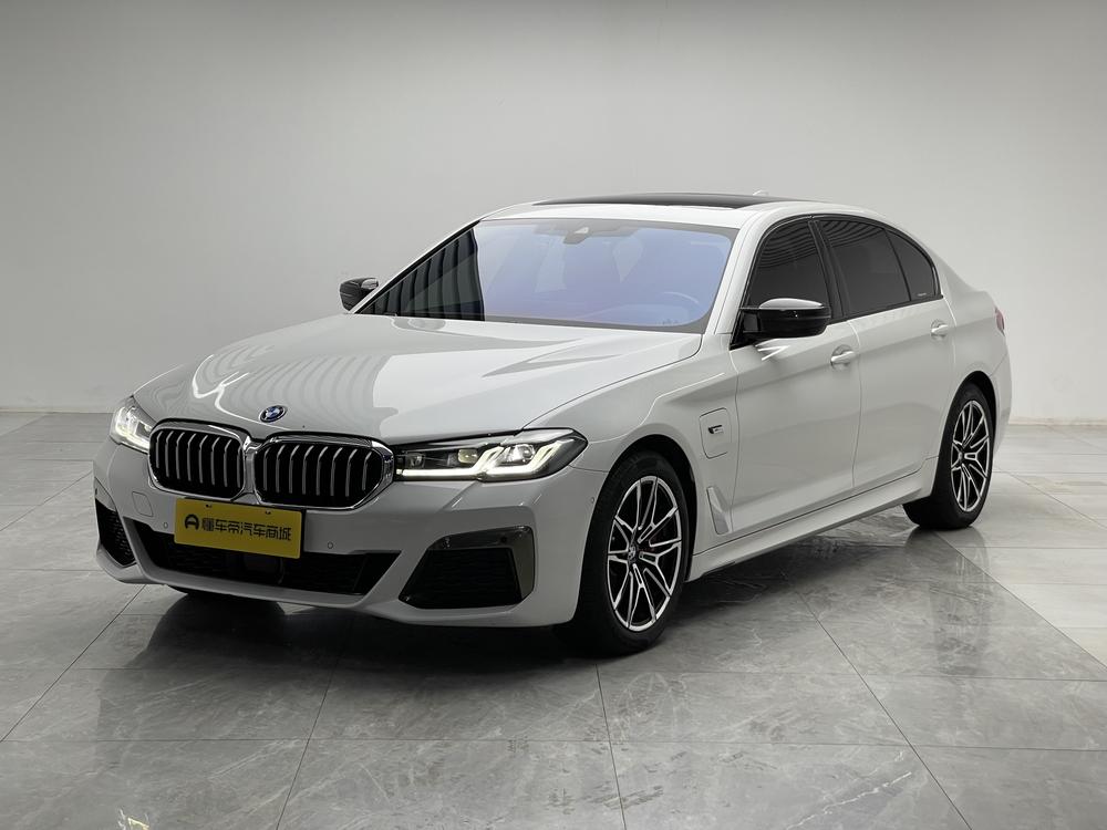BMW 5 Series PHEV 2022 2 комплектация 535Le M Sports Set
