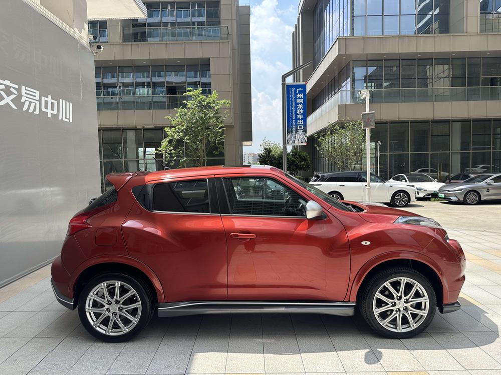 Infiniti ESQ 2014 1.6L Dynamic