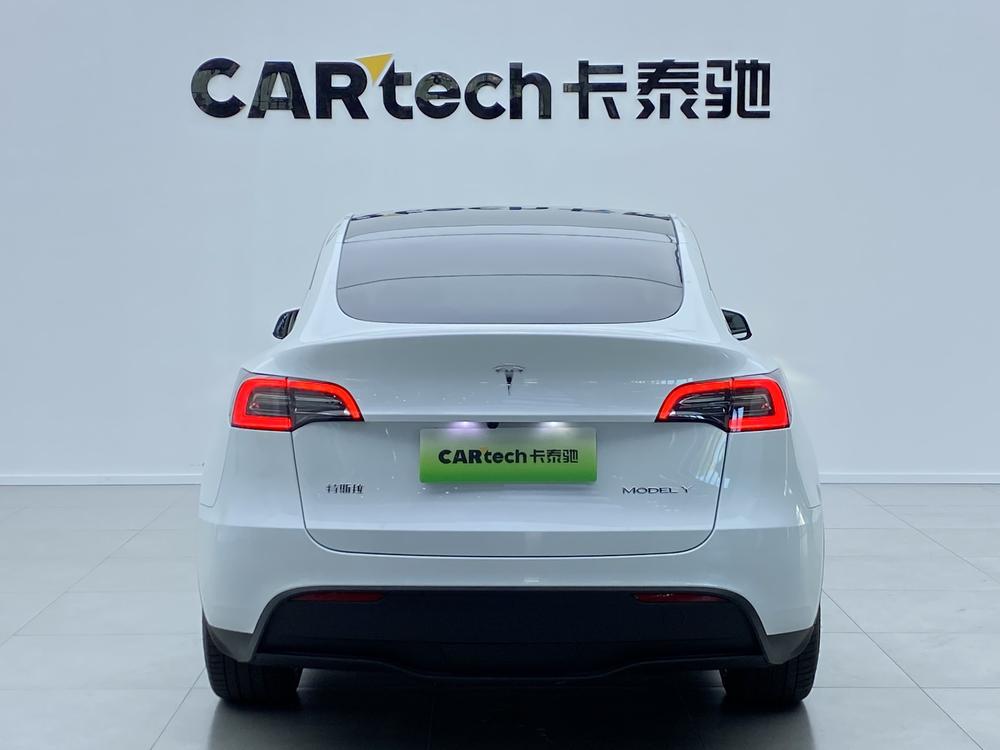 Tesla Model Y 2024 RWD