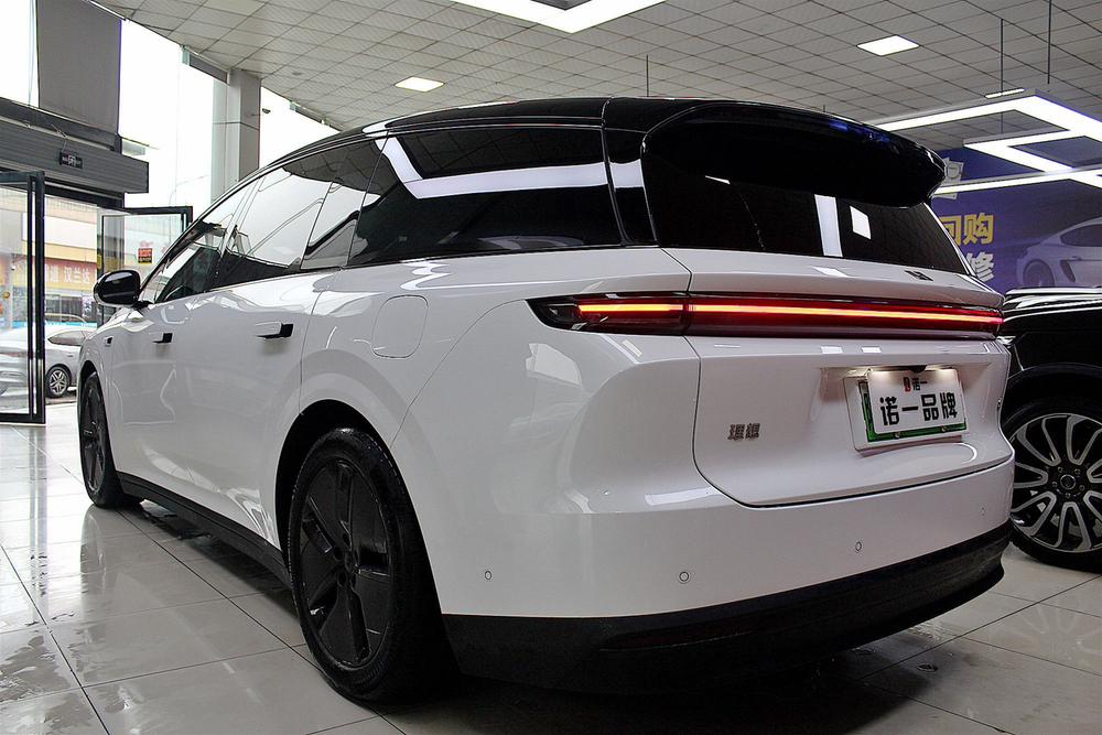 Li Auto i8 2025 Standard
