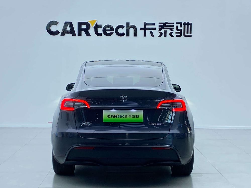 Tesla Model Y 2024 RWD