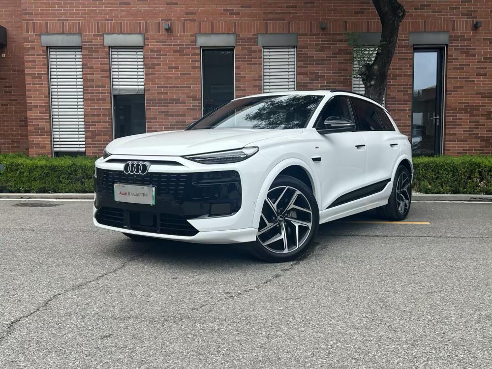 AUDI Q6L e-tron 2026 First Edition 领航 Edition