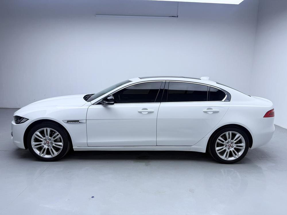 Jaguar XE L 2018 2.0T 250PS Exclusive Edition