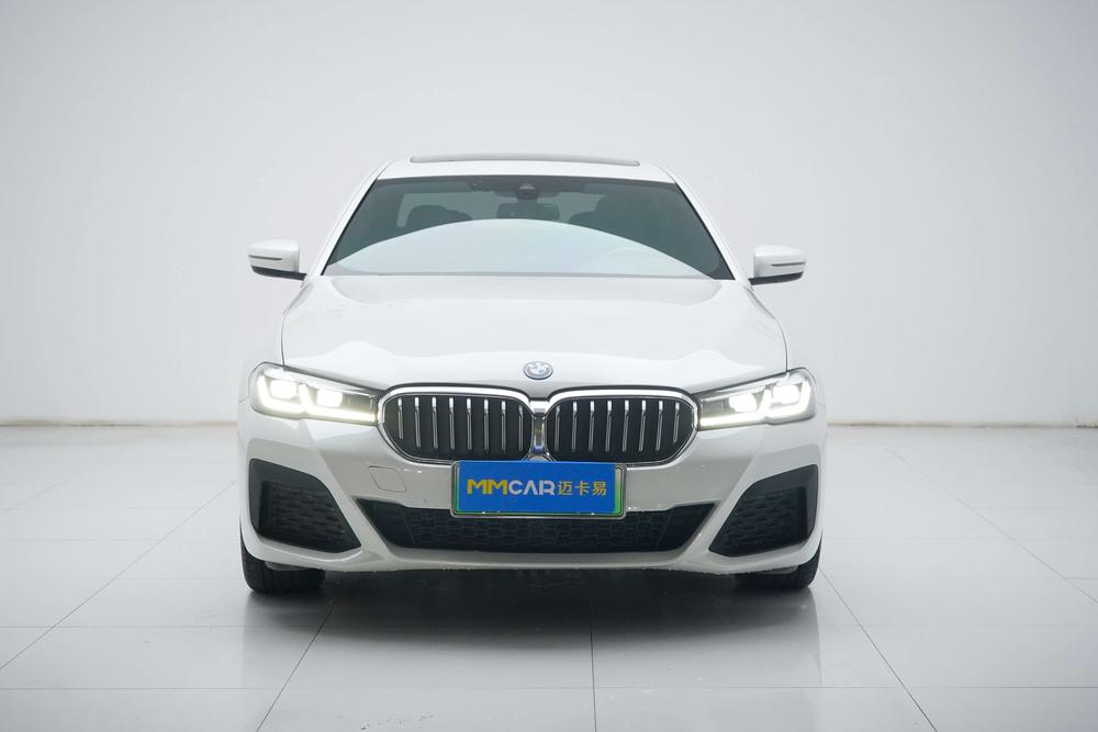 BMW 5 Series PHEV 2022 2 комплектация 535Le M Sports Set